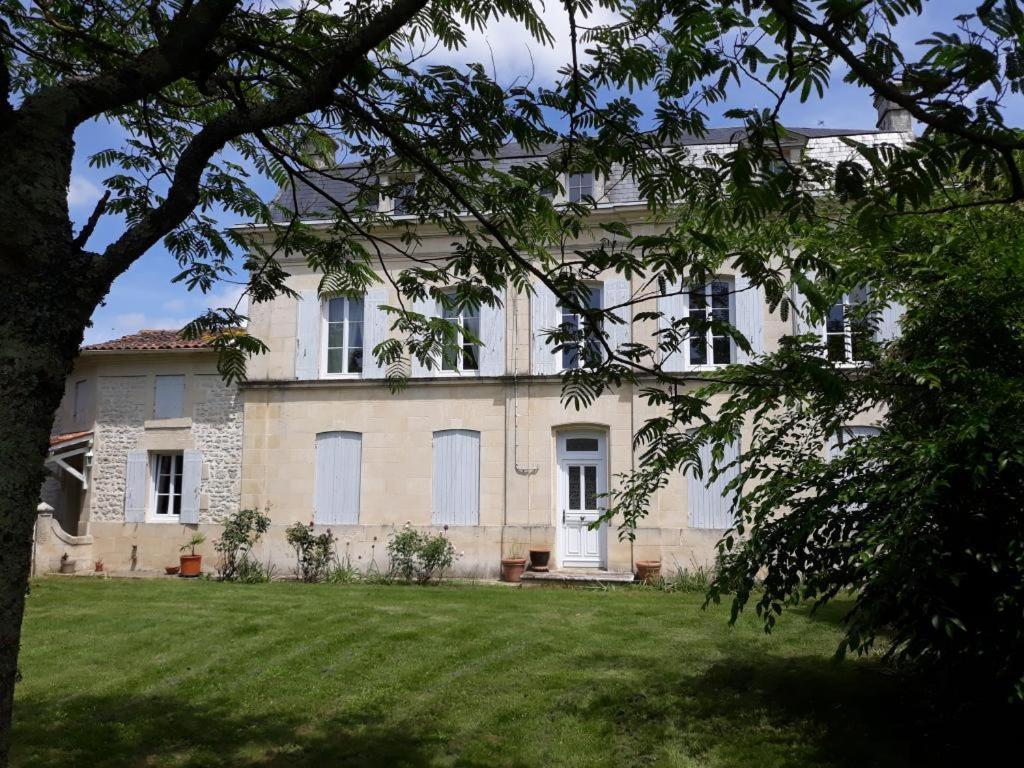 Le Domaine De Bellevue Bed & Breakfast Tanzac Luaran gambar