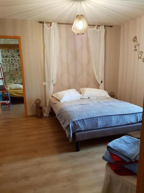 Le Domaine De Bellevue Bed & Breakfast Tanzac Luaran gambar