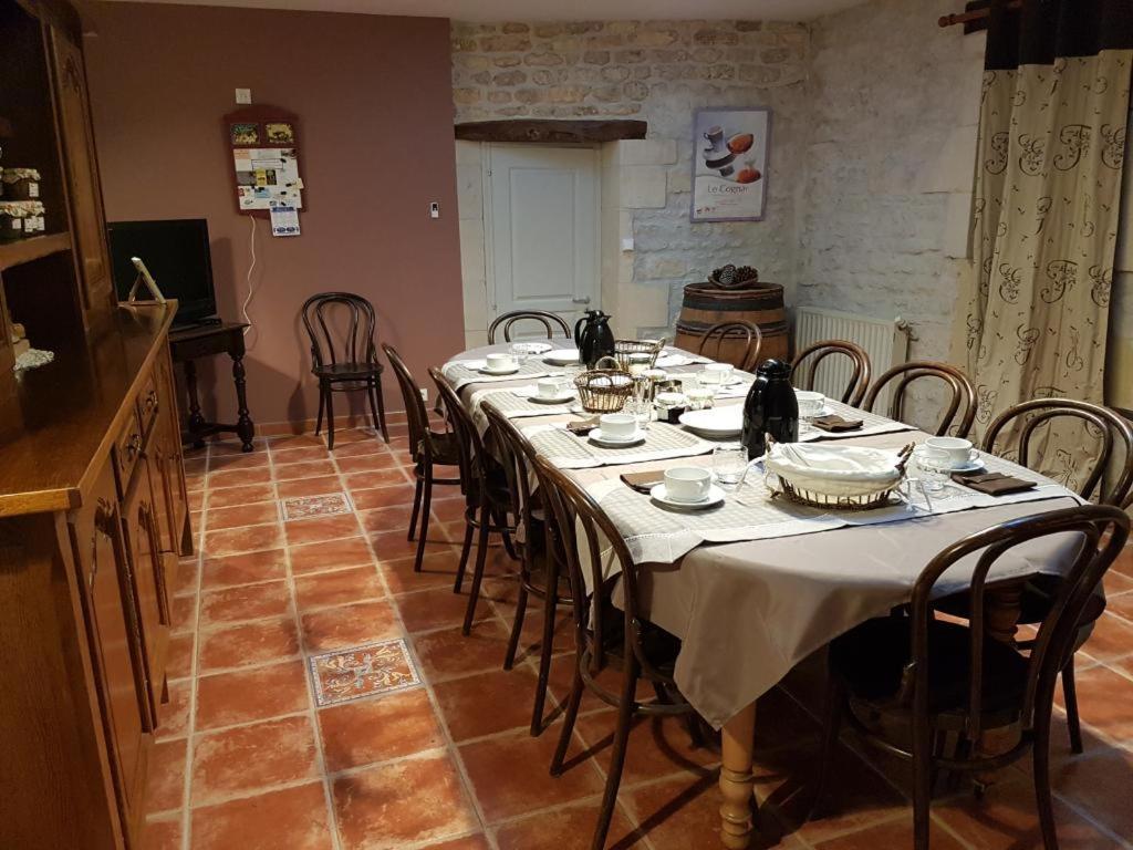 Le Domaine De Bellevue Bed & Breakfast Tanzac Luaran gambar